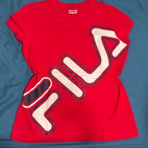 RED FILA T SHIRT SIZE L
